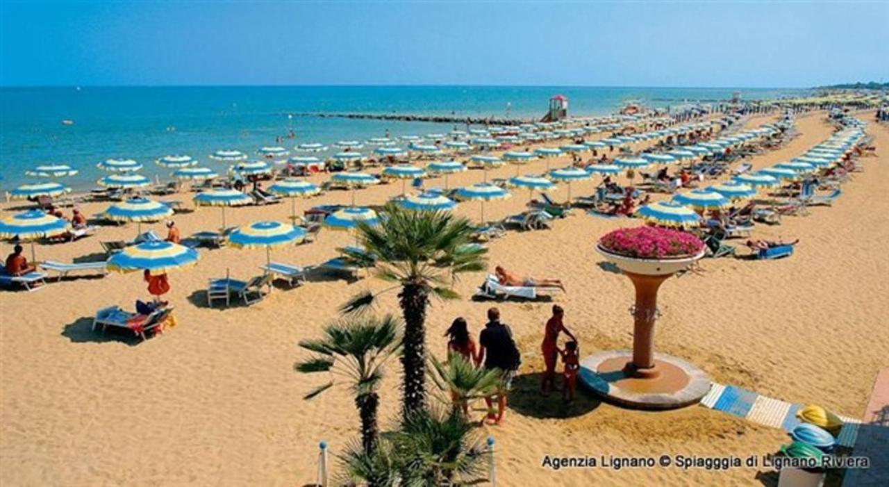 Lignano Nette Wohnung Naehe Am Meer ลินญาโน ซับเบียโดโร ภายนอก รูปภาพ